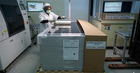 Asuransi Cargo untuk Distribusi Panel Surya Proyek USD 1,4 Miliar ke Desa Terpencil