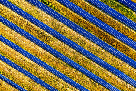 Kenapa Solar Farm Rentan Rusak Saat Cuaca Ekstrem