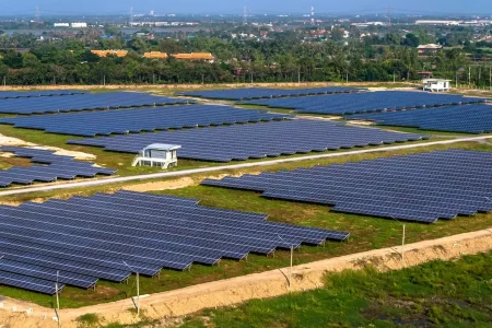 Manajemen Risiko PLTS Atap: Cara Melindungi Investasi Energi dari Gangguan Operasional dan Kerugian Finansial