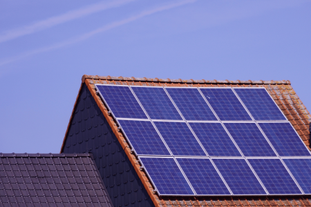 Bagaimana Cara Mengasuransikan PLTS Atap agar Investasi Anda Aman?