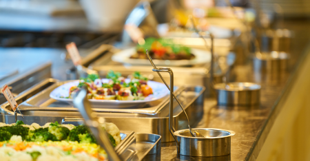 Tamu Keracunan Makanan di Restoran Hotel: Apakah Bisa Jadi Gugatan Hukum?