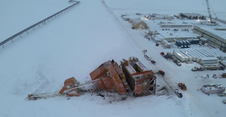 Rig Minyak Terguling dan Terbakar di Alaska: Risiko Operasi Energi Ekstrem dan Pelajaran untuk Indonesia