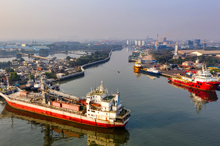 Mengapa Jalur Pelayaran Timur Tengah Semakin Berisiko bagi Pemilik Kapal di Tahun 2026