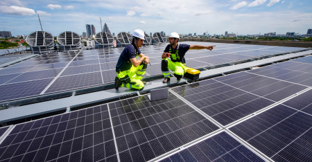 Peran Broker Asuransi dalam Mendukung Proyek EPC PLTS dari Awal hingga Beroperasi