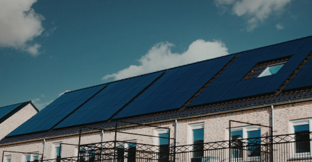 PLTS Atap pada Gudang Berisiko Mengalami Kerugian Rp30 Miliar Akibat Kebakaran dan Gangguan Listrik