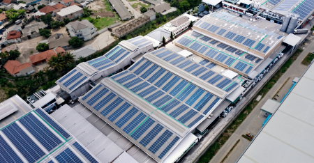 Lonjakan PLTS Atap di Indonesia Peluang Besar atau Risiko Baru?