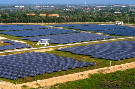 Manajemen Risiko PLTS Atap: Cara Melindungi Investasi Energi dari Gangguan Operasional dan Kerugian Finansial