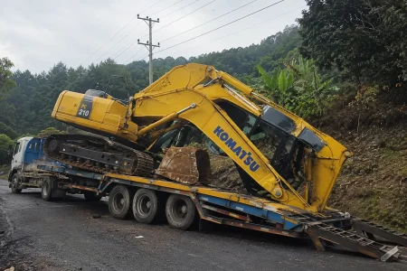 Ketika Alat Berat Rusak Saat Pengiriman: Apakah Perusahaan Logistik Siap Menghadapi Tuntutan?